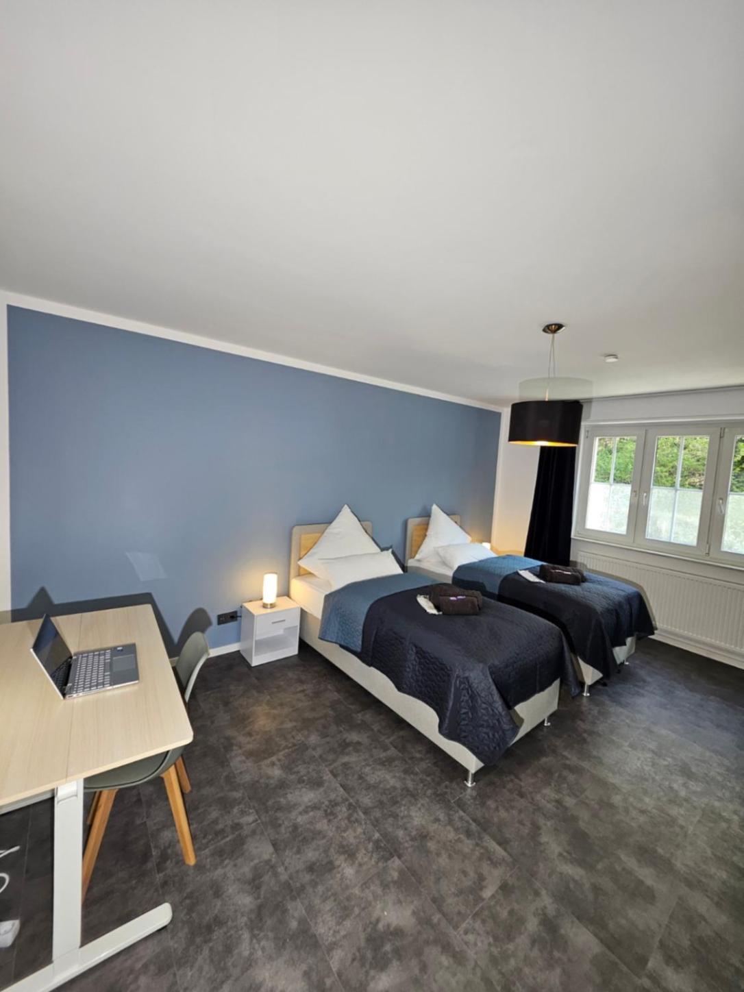 Modern Homes - Voll Ausgestatte Wohnung - Balkon - Hotelbetten - 4K Tv - Wlan Moers Dış mekan fotoğraf